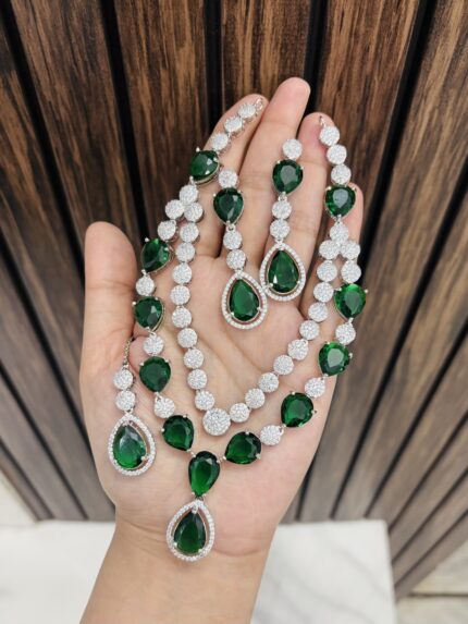 Two layer ad necklace Green