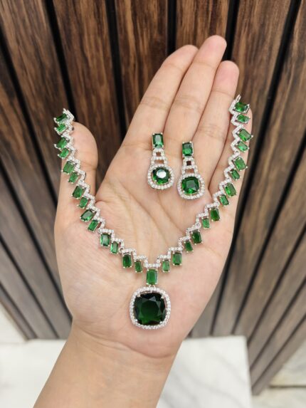 Pooja ad necklace green