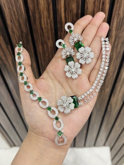 Sudha ad necklace Green