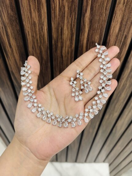 Jasmine ad necklace