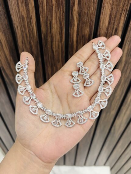 Kajal ad necklace