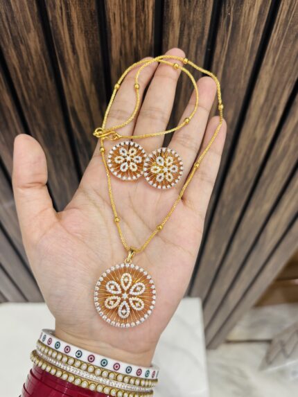 Circle pendent set
