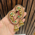 Vedika Golden earcuff