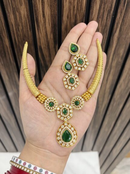 Mayurika necklace Green