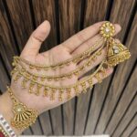 Tanvi jhumka with kanchain and mangtika