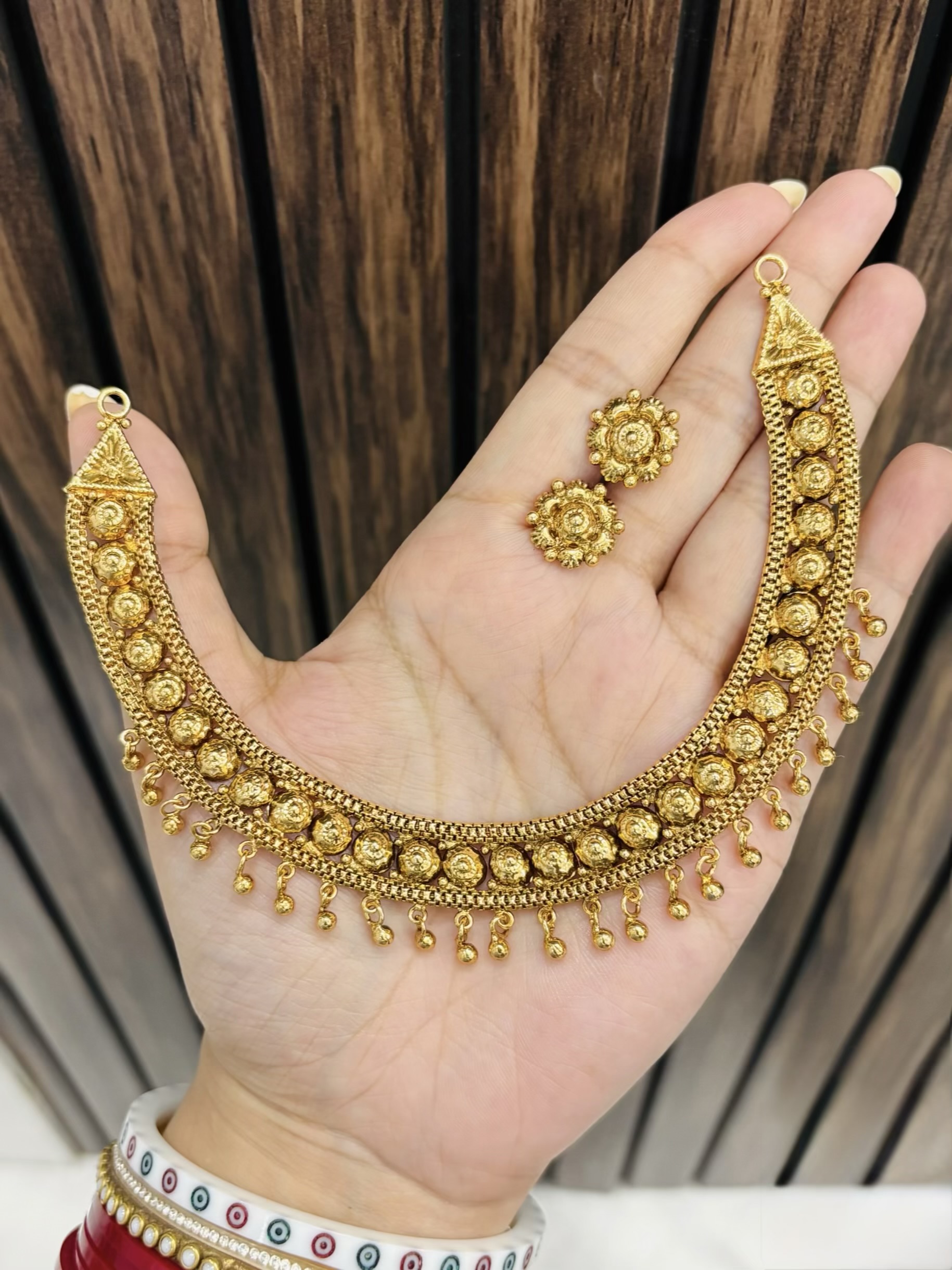 DFCF08B9-3A4A-4FC5-B15E-EEF4E2ACB2B1-compressed Garima Gold a like necklace - Image 1