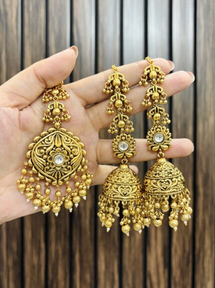 Shalini Earrings with mangtika