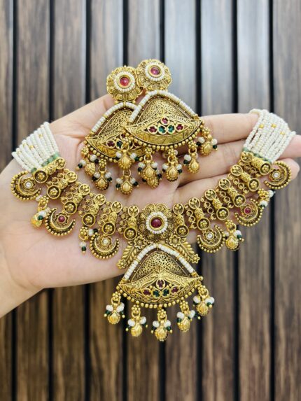 Ragini Gold a like necklace