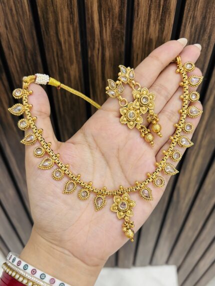 shivani Gold a like necklace