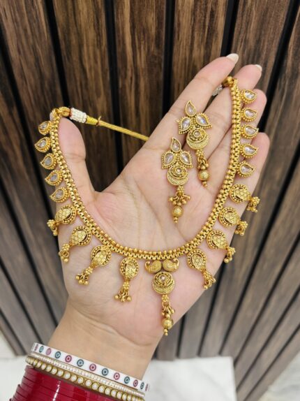 Sonika Gold a like necklace