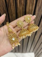 Neetu Gold a like necklace - Image 2