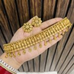 Heena Gold a like necklace