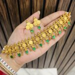Ekta Gold a like necklace green