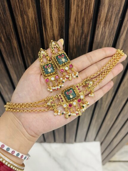 Sumaiya Gold a like necklace green